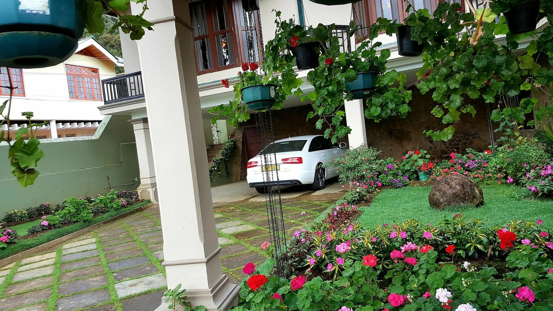Amazing Family Home Labugolla
